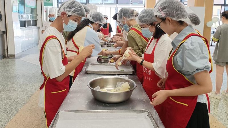食堂托管：轻松解决企业用餐难题
